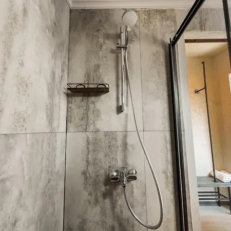 Mossa Afkule Kayakoey * Φετιγιέ